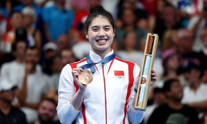 女子100米蝶泳:张雨霏最后时刻遭逆转摘铜 美国选手包揽金银牌
