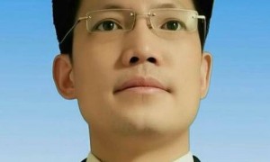 陈中华:加大违法违纪成本,该杀贪官的必须杀